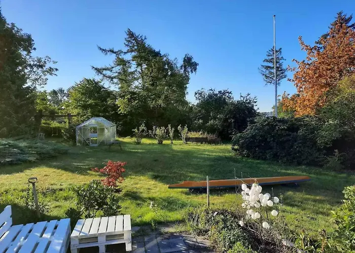 Charming With A Large Lovely Garden Dom wakacyjny Kirke-Hyllinge